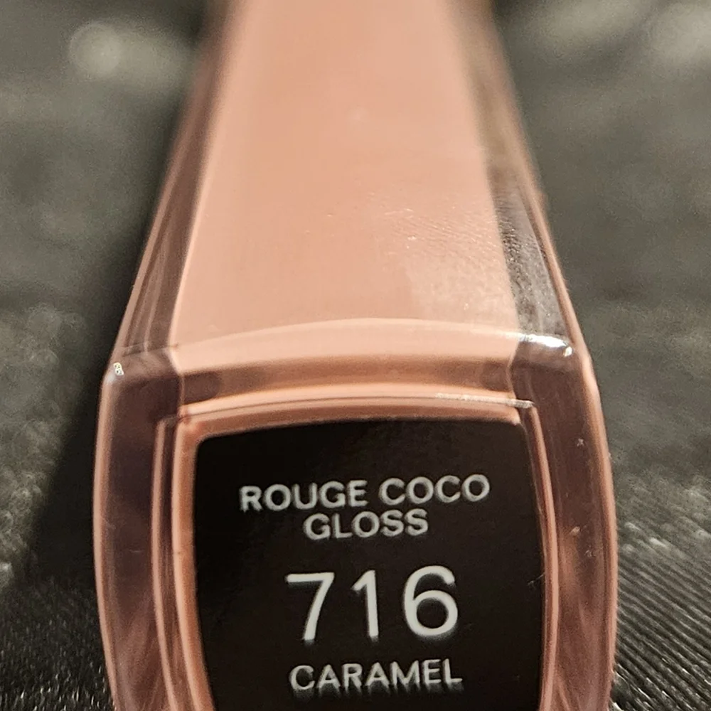 CHANEL Pink Lip Balm & Gloss with Black Applicator - Picture 2 of 2